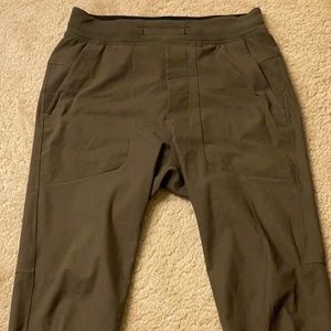 Lululemon ABC Jogger Warpstreme, Dark Olive, Shorter, XS - lightly used